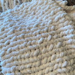 Handmade Chunky Knit Blanket (Made by me!) See description for more colors.